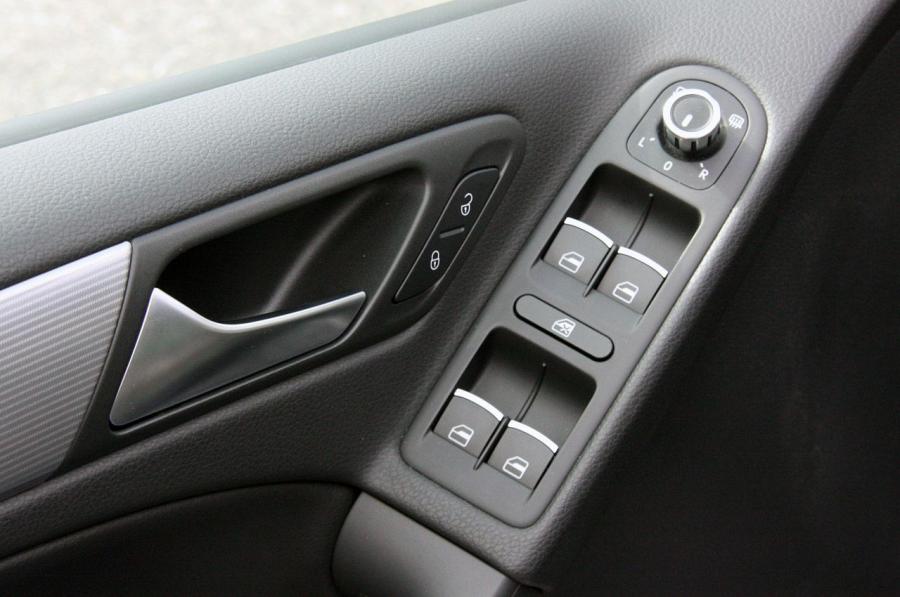  Volkswagen Golf R 2012 года  (фото 73 из 106)